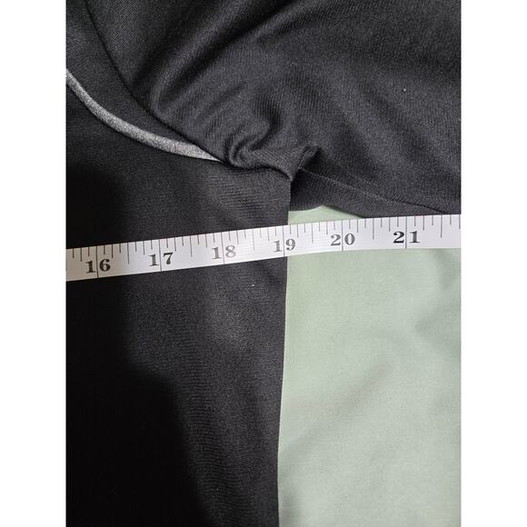 The North face medium women's 1/4 zip athletic grey and black pullover - Picture 9 of 10